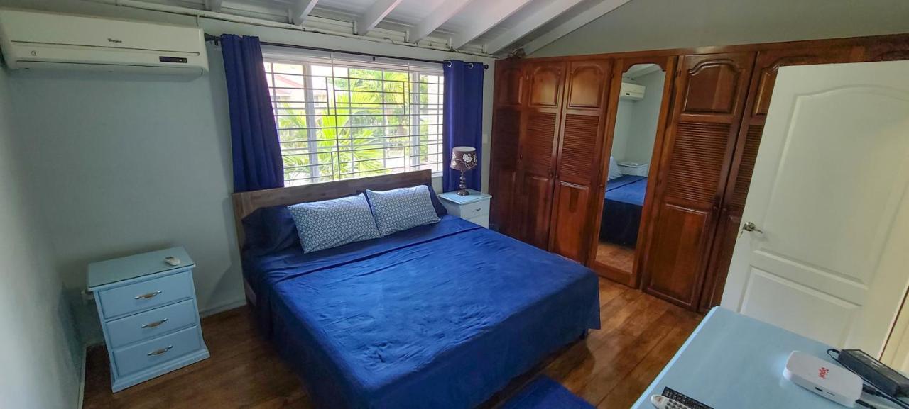 Cheerful 2 - Bedroom Townhouse With Free Parking In New Kingston Exterior foto